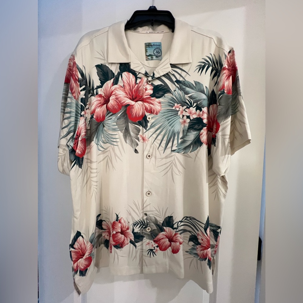Special Edition Tommy Bahama Floral 100% Silk Button Down Camp Shirt